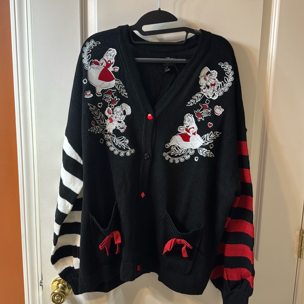 NWT - Her Universe Disney’s Alice In Wonderland plus size cardigan